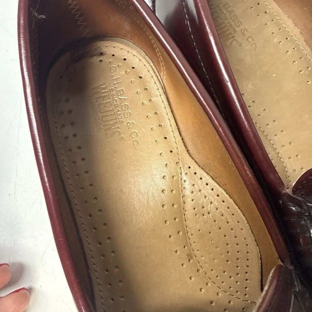 Vintage Bass Weejuns Tassel Loafers 9 D  Men's Burgundy Leather Slip On READ